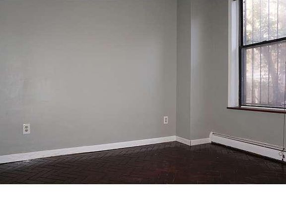 4th image of 516 Lombard St #B