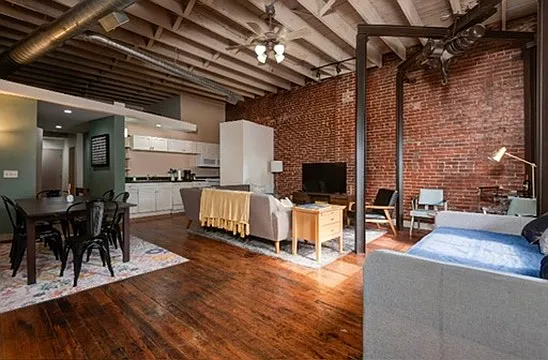 1 bed, 1.5 bath, 1100 sqft, $1,300 — Photo 1