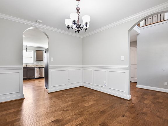 3rd image of 3442 Bradfield Dr