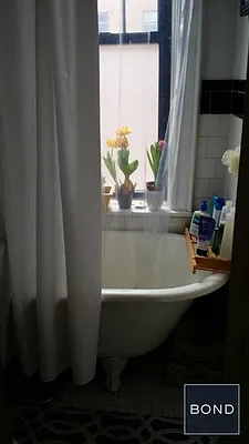 Rented by Bond New York | media 5