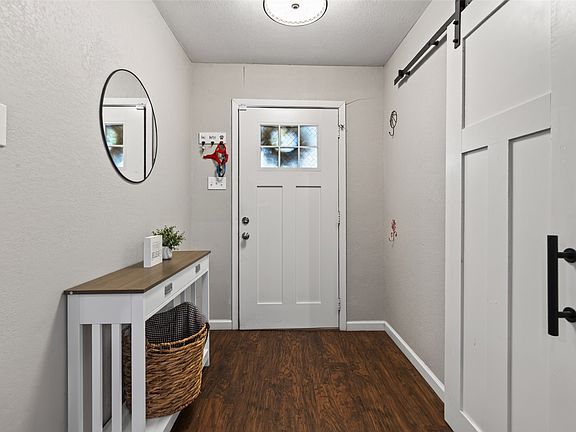 3rd image of 2400 Kent Cir