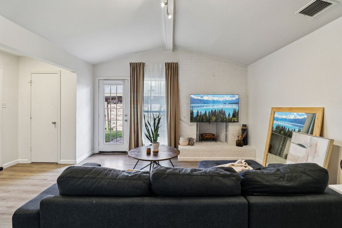 next background image