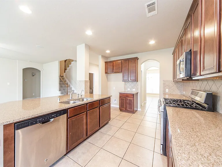 6202 Eden Prairie Dr — Photo 10