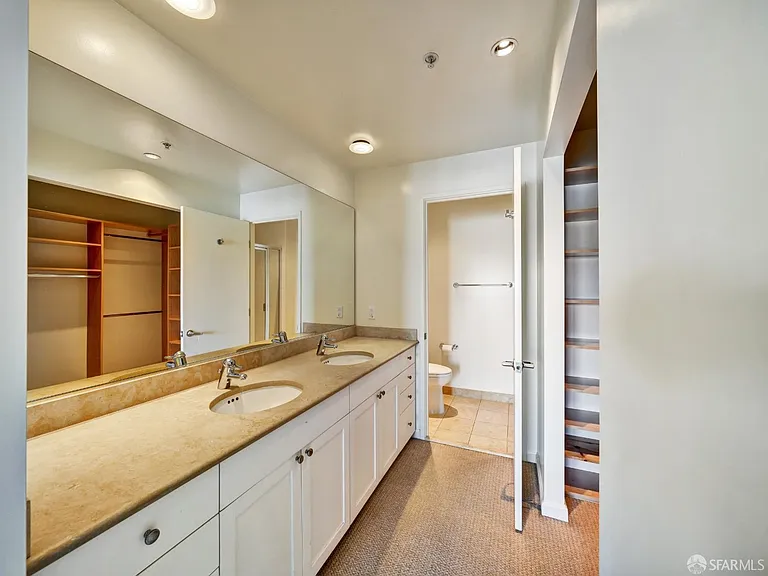 400 Beale St #1707 — Photo 16