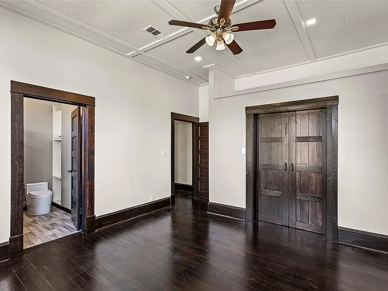 3902 Bernardo De Galvez #B — Photo 18