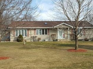 N6904 Tara Rd, Pardeeville, WI 53954