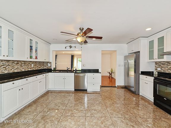 3rd image of 521 N Park St
