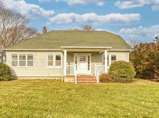 660 Reeves Ave, Riverhead, NY 11901