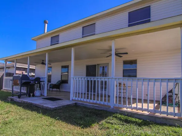 8712 Hunters Creek Dr, Fort Worth, TX 76123