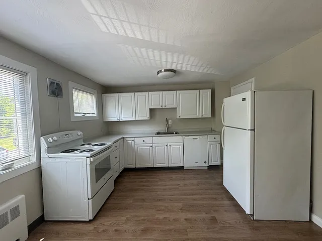 Farmington Court Apartments — Photo 38