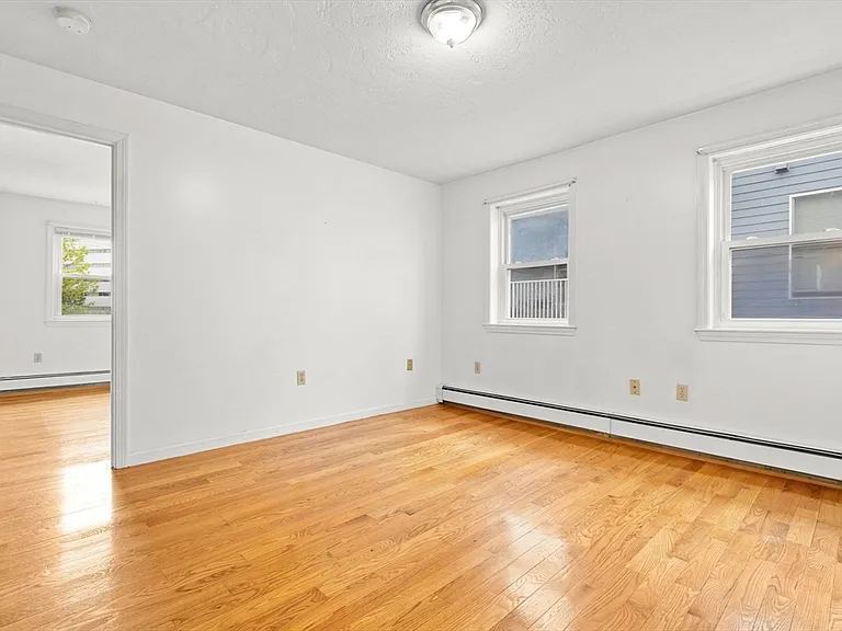 8 Walnut St #2 — Photo 4