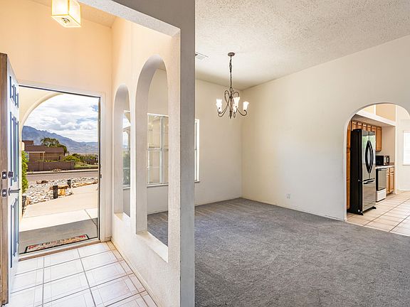 4th image of 2405 Agua Fria Dr NE