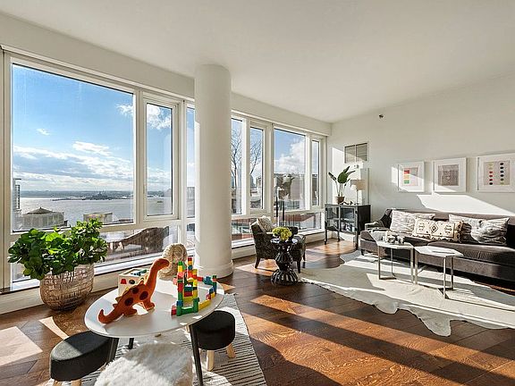 3rd image of 70 Little St W #12E