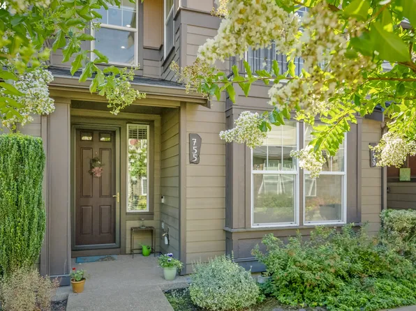 755 NE 73rd Ave, Hillsboro, OR 97124