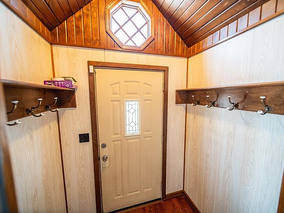 5th image of 1228 4th St NE
