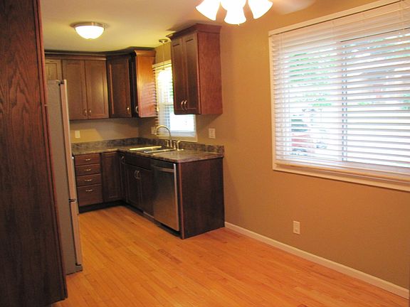 Eat-in Kitchen with Ceiling Fan