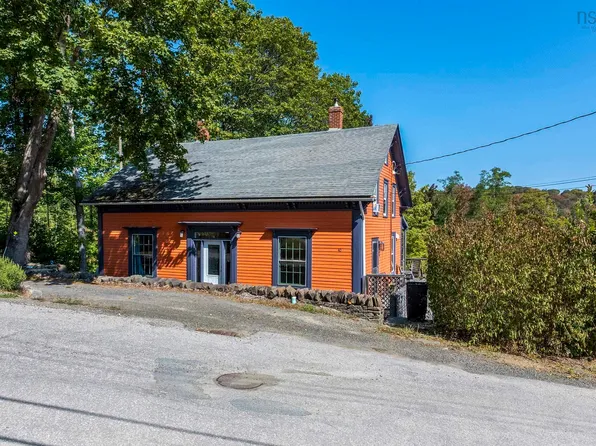 40 Pleasant St, Bear River, NS B0S 1B0