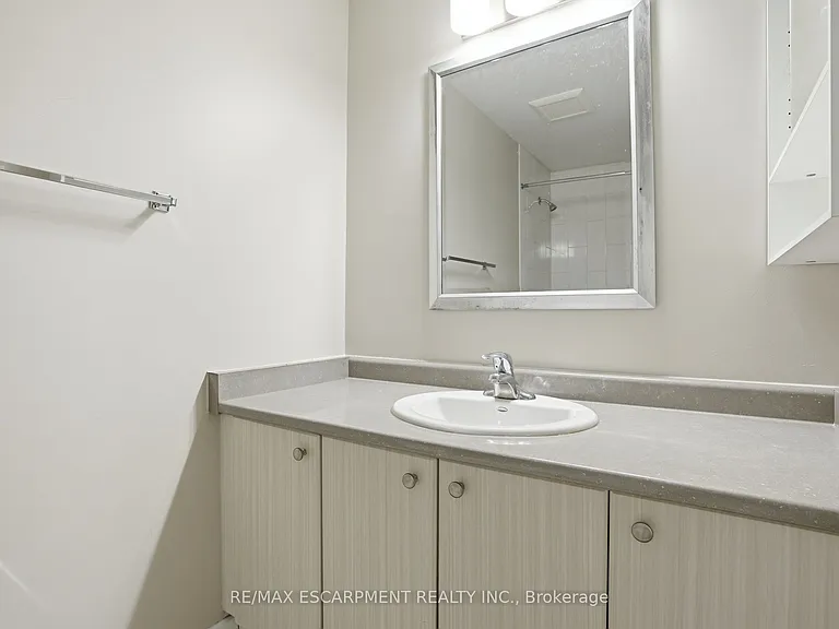 149 Main St W #309 — Photo 6