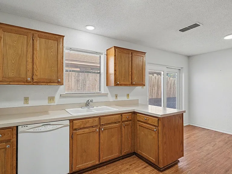 1507 Lindsey Ln W #A — Photo 13
