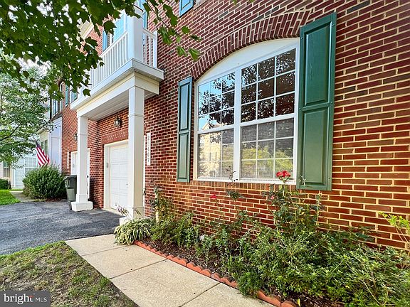 4th image of 23407 Dahlia Cir