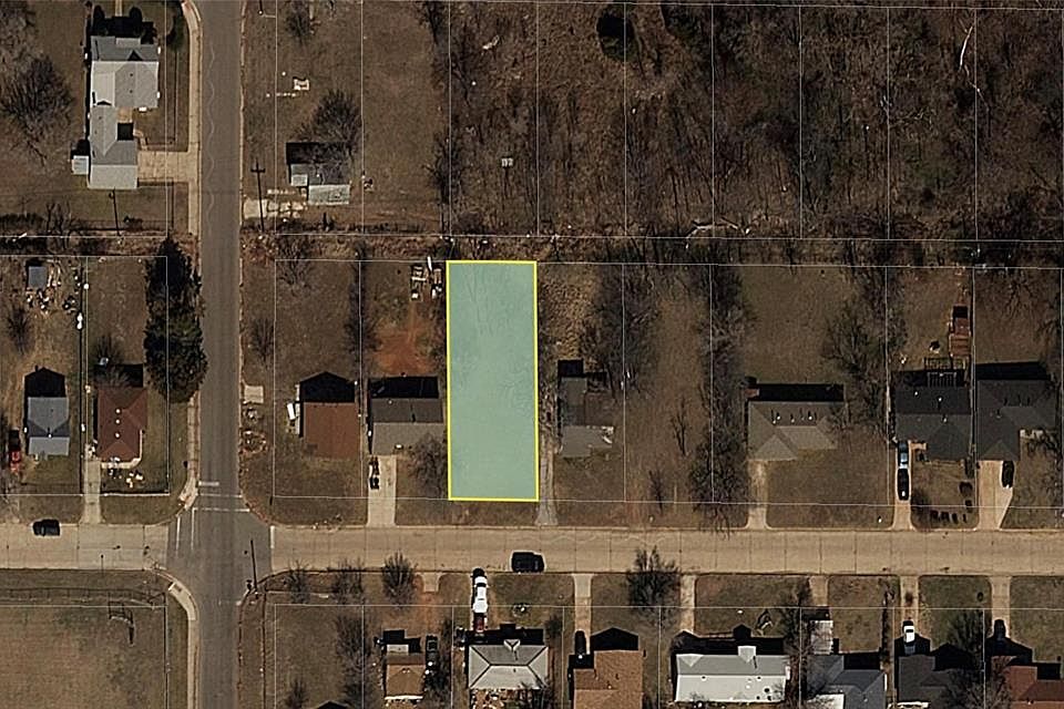 2nd image of 1020 NE 27th St