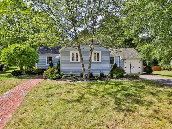 37 Mingo St, Milton, MA 02186