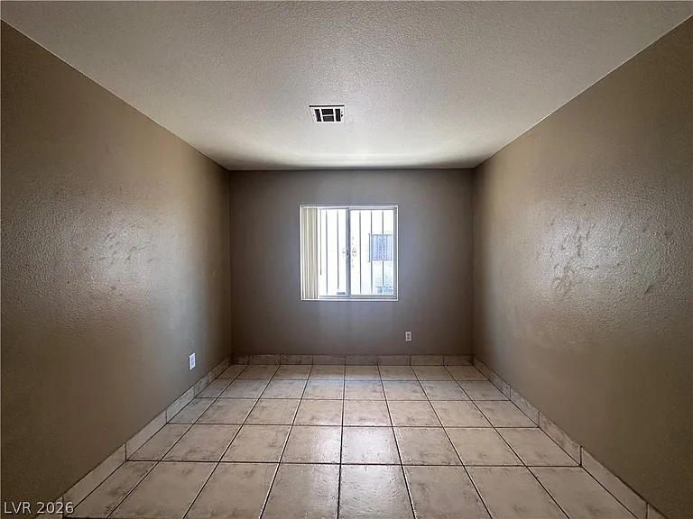 3732 Black Walnut Ave — Photo 13