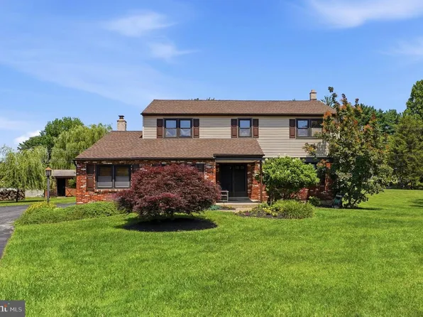 1325 Deflavis Cir, Blue Bell, PA 19422