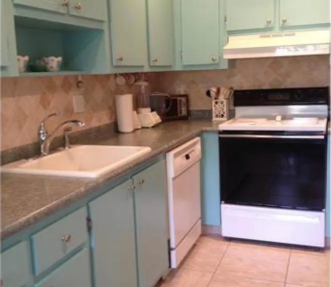 1560 NW 18th Ave #104 — Photo 9