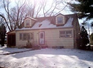 1011 Cuddeback St, Matamoras, PA 18336