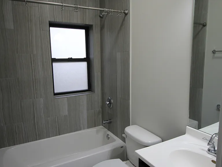2325 W Arthur Ave #3 — Photo 7