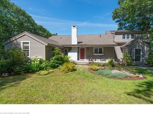 18 Cottage Ln, Boothbay, ME 04537