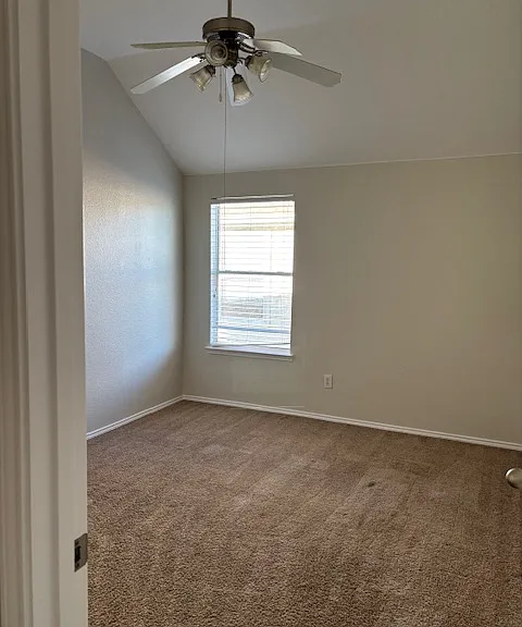 854 Crockett Dr — Photo 14
