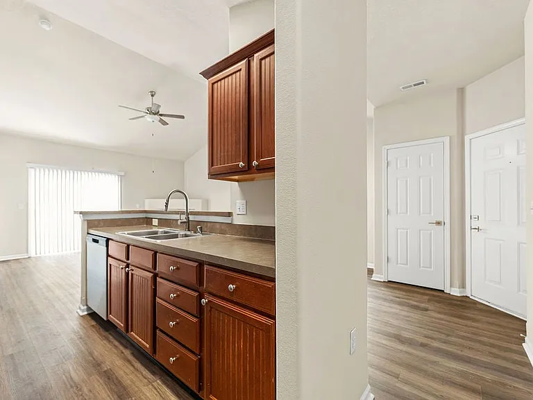 Ironwood Apartments and Townhomes — Photo 103