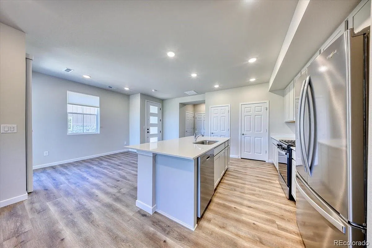 3 bed, 2.5 bath, 1654 sqft, $2,850 — Photo 1