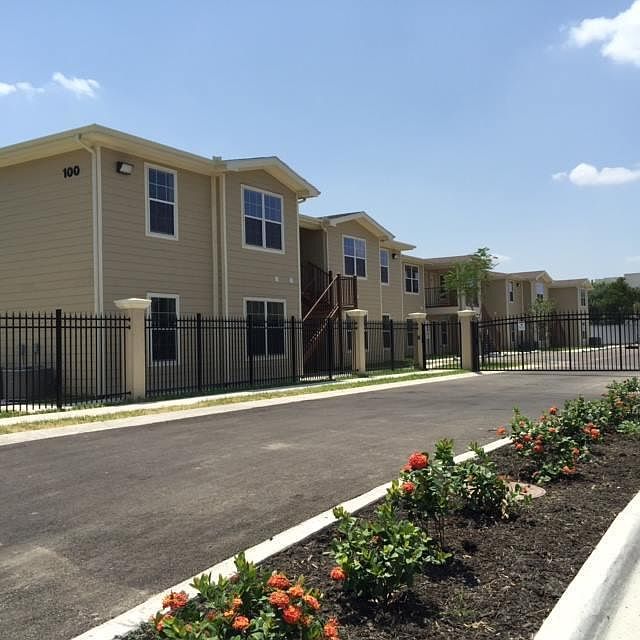 1st image of 601 Lindberg Ave #118
