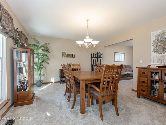 2nd image of 24140 Primrose Cir