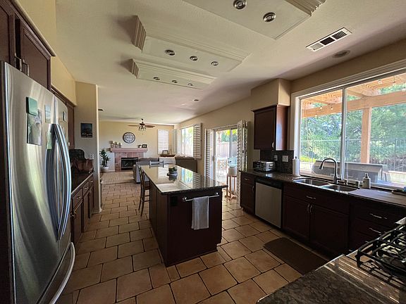 5th image of 33243 Fox Rd