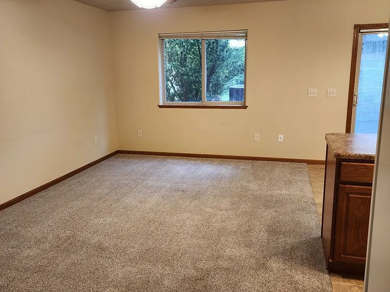 3301 W Bitterroot St — Photo 3