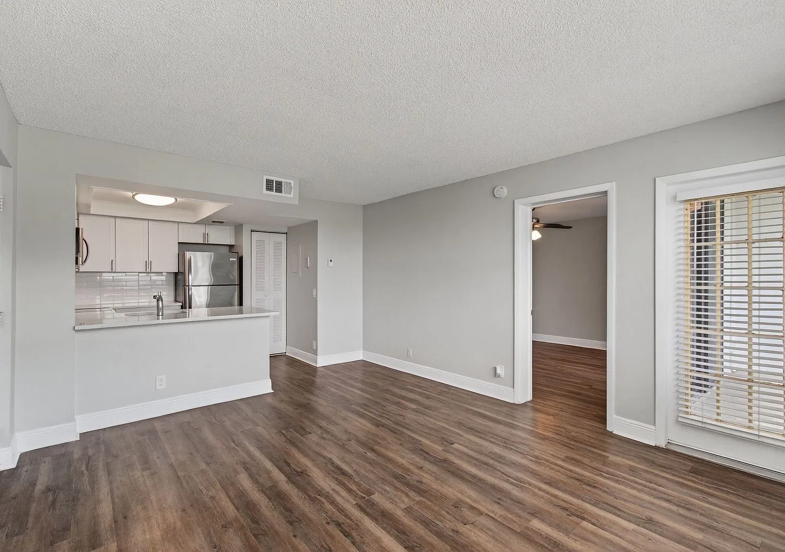714 Executive Center Dr — Photo 2