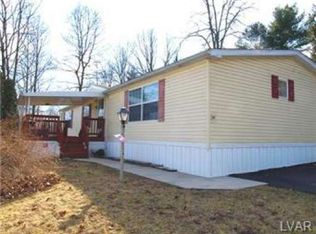 34 Willington Dr, Macungie, PA 18062