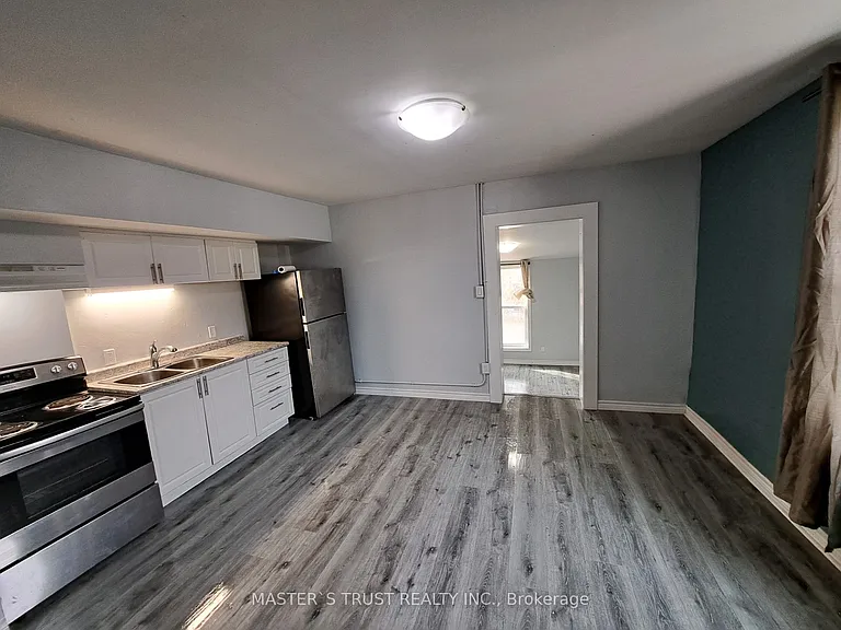 27 Front St N #201 — Photo 5