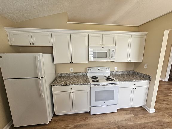 5th image of 1802 Barberry Dr #1802