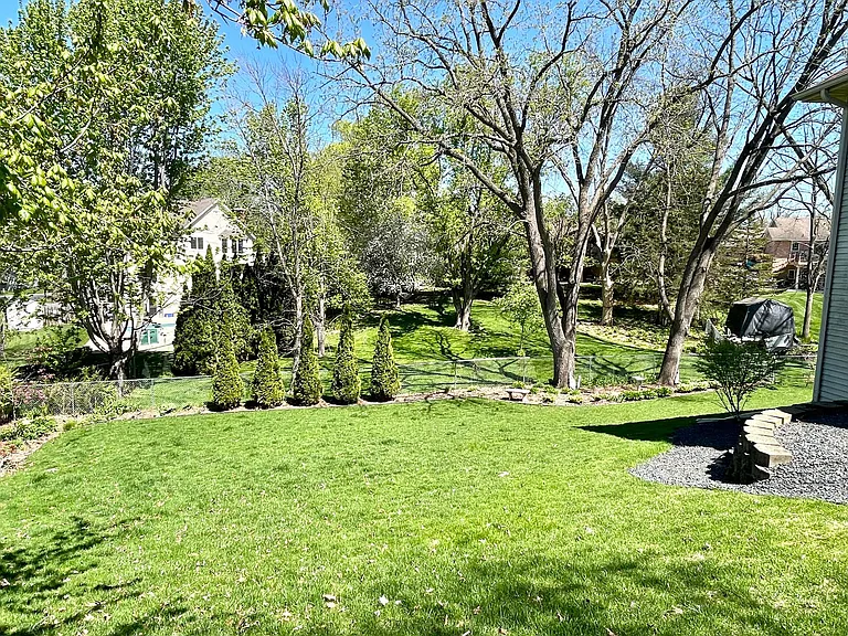 640 S Park Ct — Photo 41
