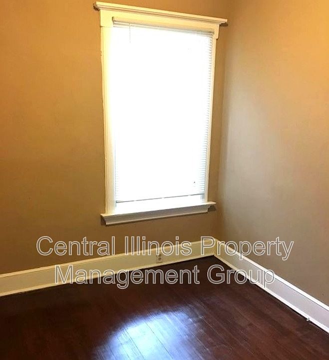 1st image of 611 W Jefferson St APT B