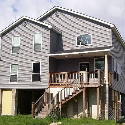 1st image of 20 Carroll Dr