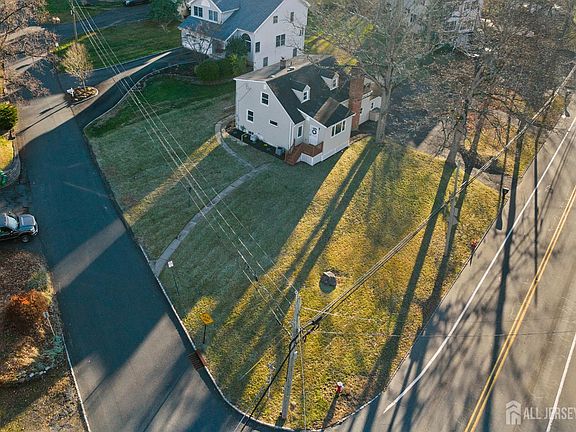 4th image of 83 Mountain Blvd