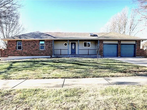 700 Lark St, Raymore, MO 64083