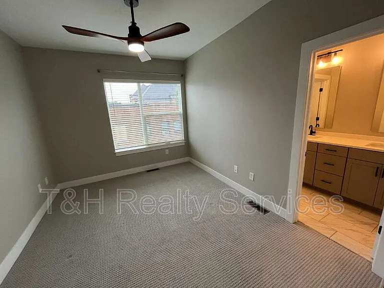 2117 Coretta Way — Photo 10