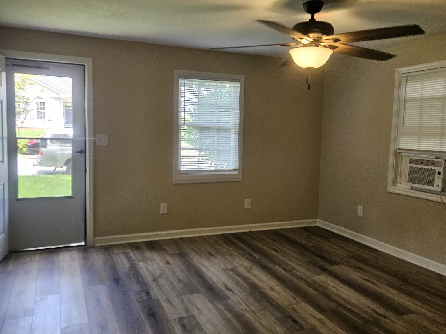 1804 Larkin Street - A — Photo 3